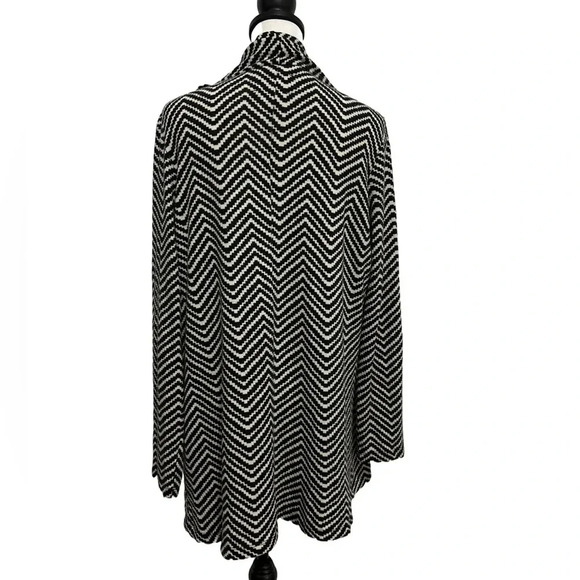 Skies are Blue Black and White Drape Front Cardigan Large. Wear two ways! - Picture 3 of 5